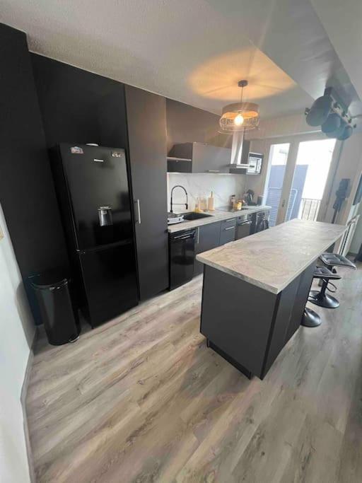 Superbe Appart+Parking Pau- Place Verdun Екстер'єр фото