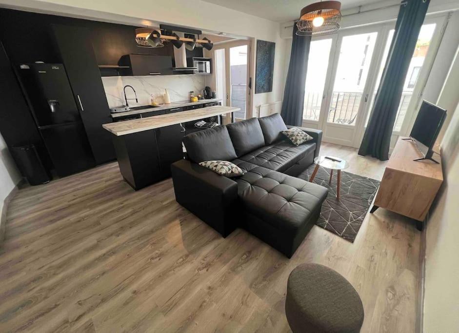 Superbe Appart+Parking Pau- Place Verdun Екстер'єр фото